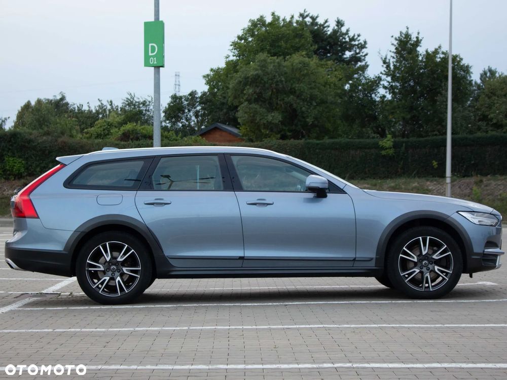 Volvo V90 D4 AWD Momentum - 11
