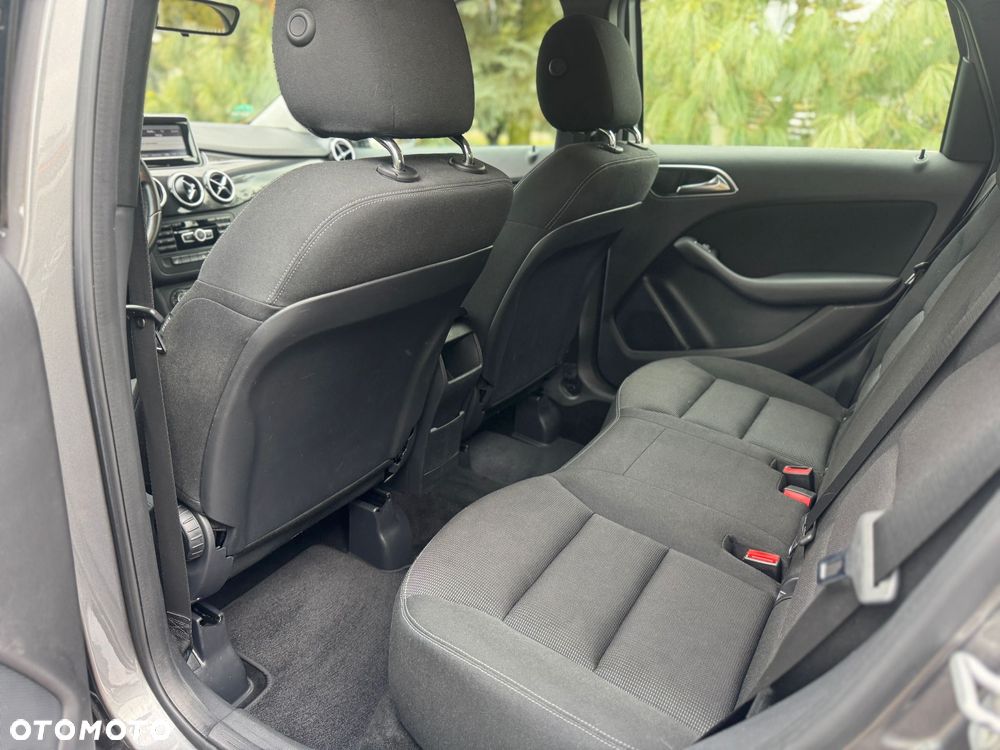 Mercedes-Benz Klasa B 180 BlueEFFICIENCY Edition Style - 20