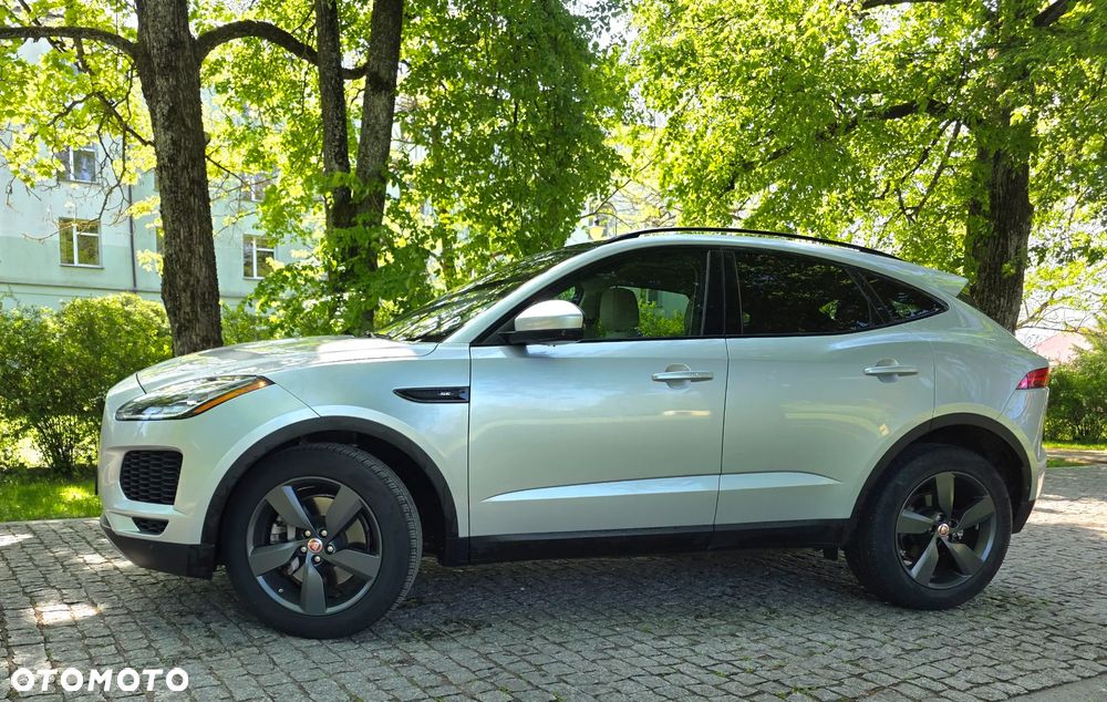 Jaguar E-Pace 2.0 P250 mHEV AWD R-Dynamic SE - 6