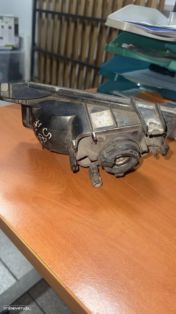 Farol nevoeiro volvo s80 direito - 2