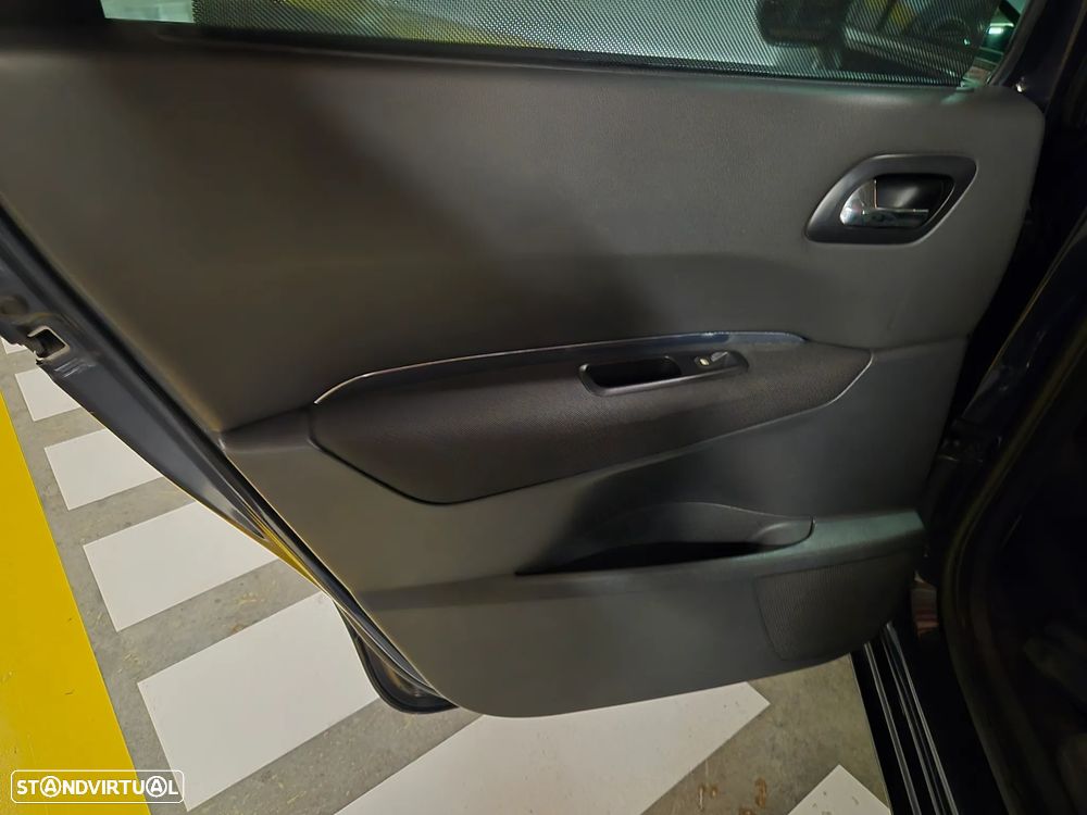 Peugeot 5008 1.6 E-HDi Tech-Motion CMP6 - 28