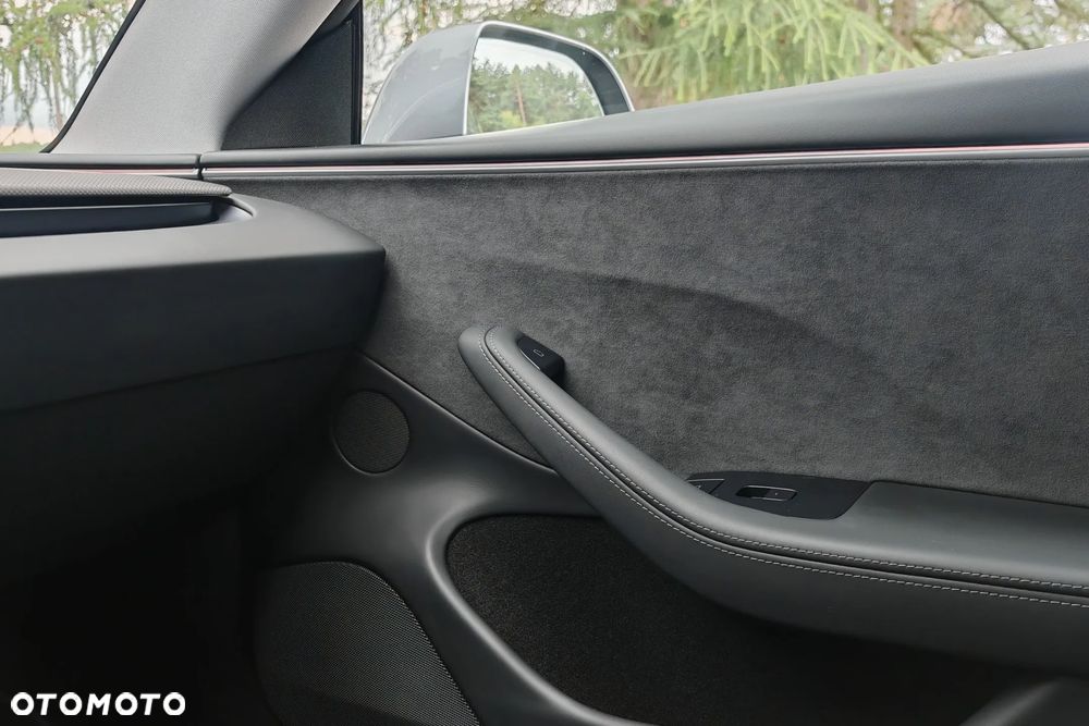 Tesla Model 3 Performance AWD - 26