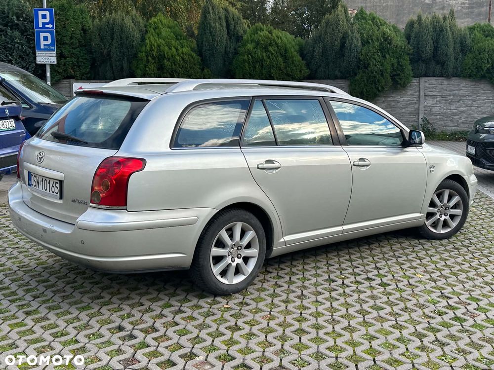 Toyota Avensis 2003 photo 3