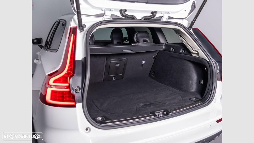 Volvo V60 Cross Country 2.0 B4 Geartronic - 23