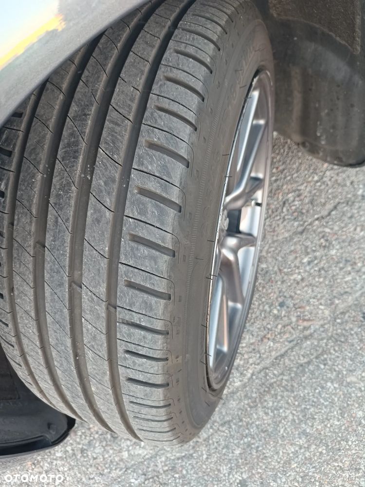 Tesla Model 3 - 37