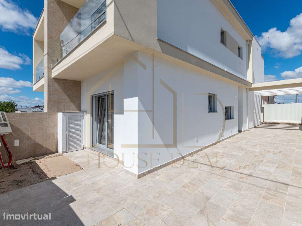 Moradia T3 com Pérgola. Fernão Ferro - Grande imagem: 3/37