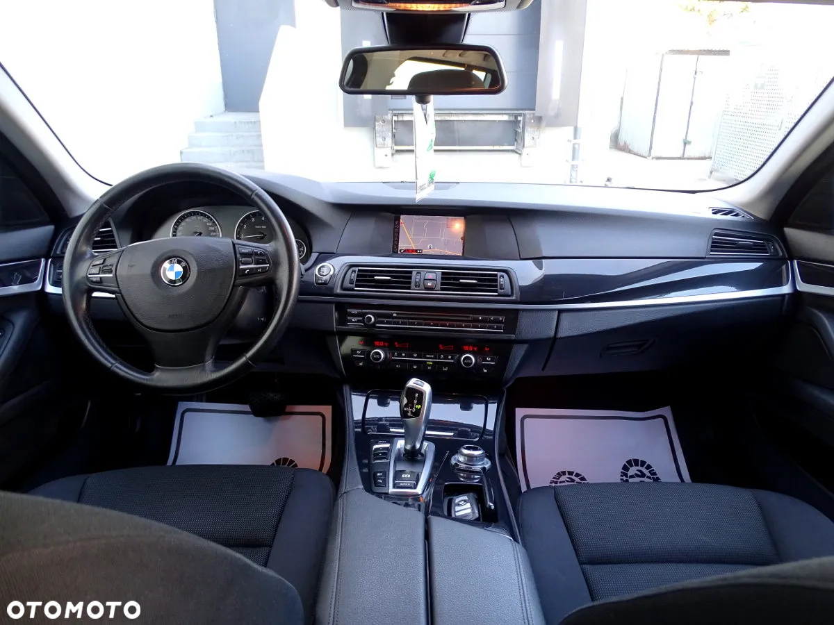 BMW Seria 5 528i xDrive - 16