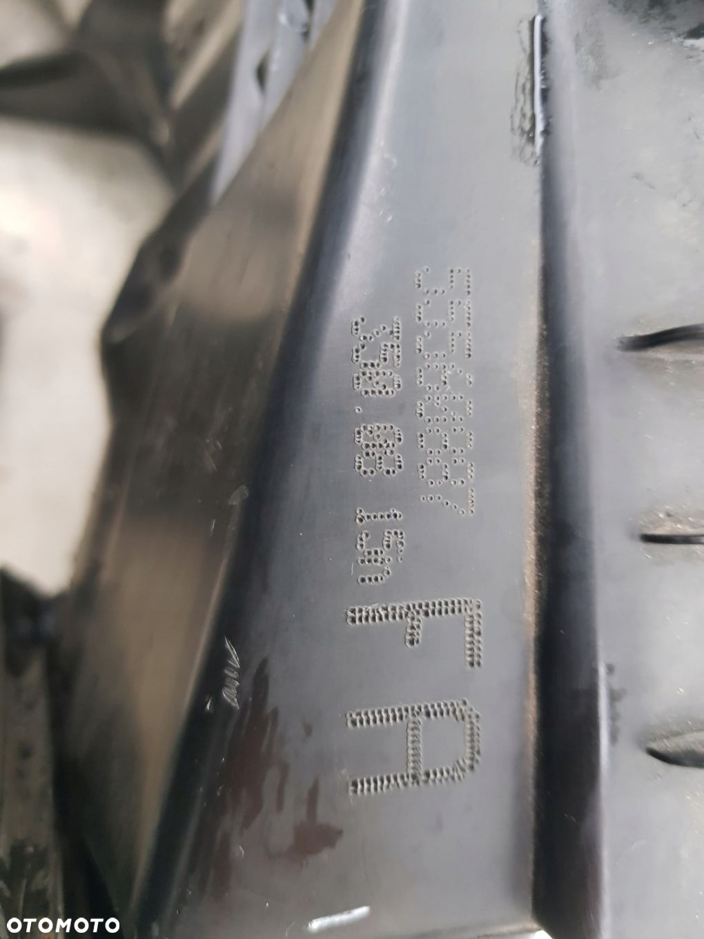 obudowa filtr dolot powietrza Opel Insignia 2.8 - 13