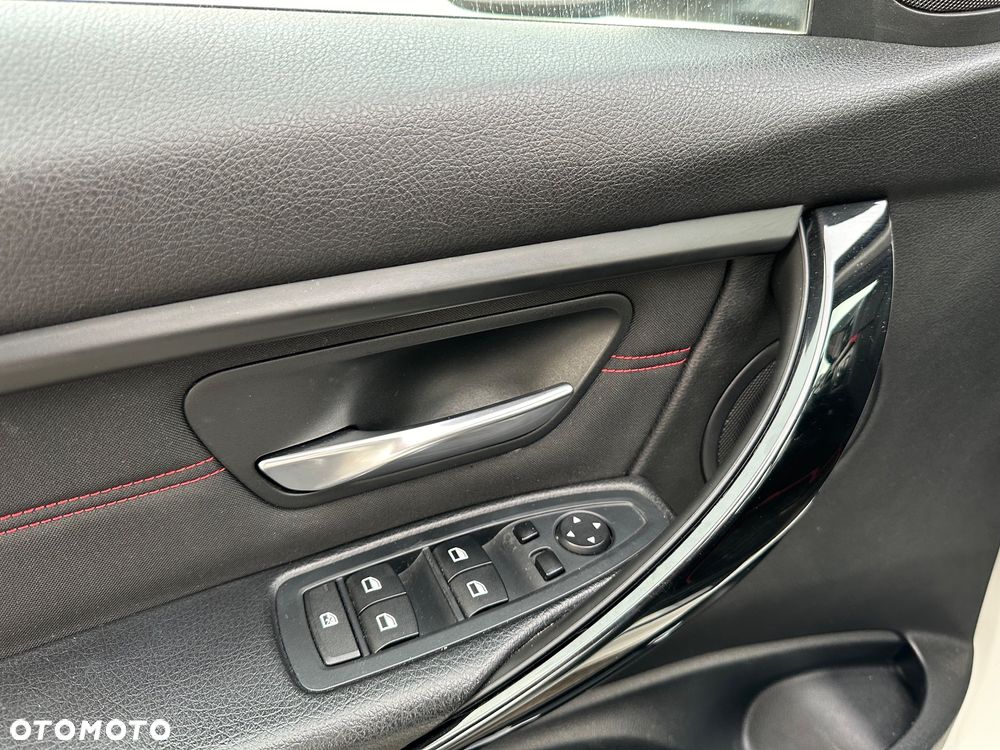 BMW Seria 3 320d Touring xDrive Sport Line - 20