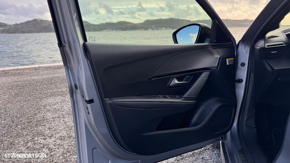 Peugeot 208 1.2 PureTech GT EAT8 - 18