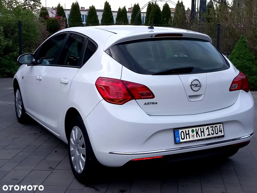Opel Astra 1.6 Style - 23