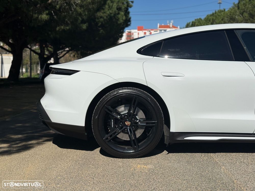Porsche Taycan 4S Bateria Performance Plus - 16