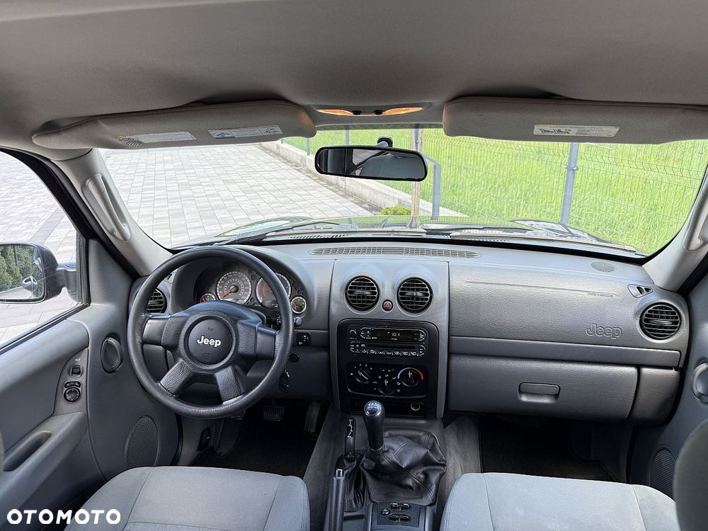 Jeep Cherokee 2.8 CRD Sport - 8