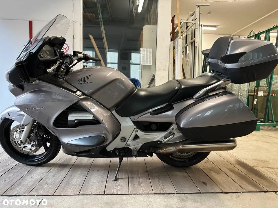 Honda ST - 3