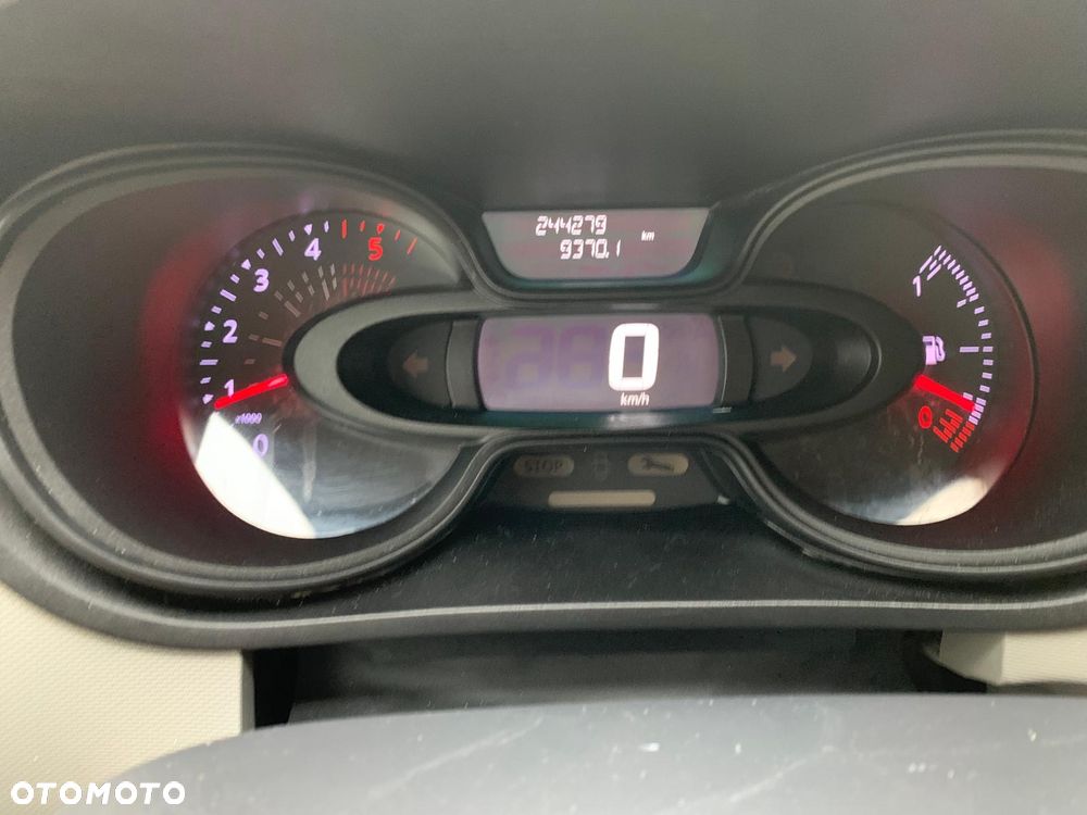 Renault Trafic - 25