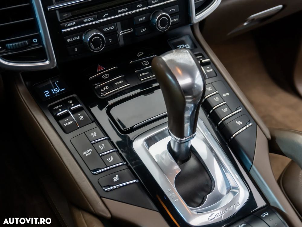 Porsche Cayenne Tiptronic S - 24
