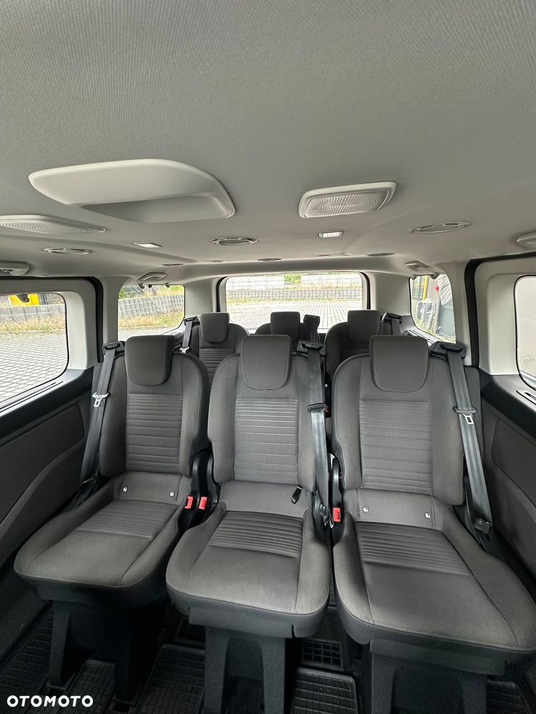 Ford Tourneo Custom - 26