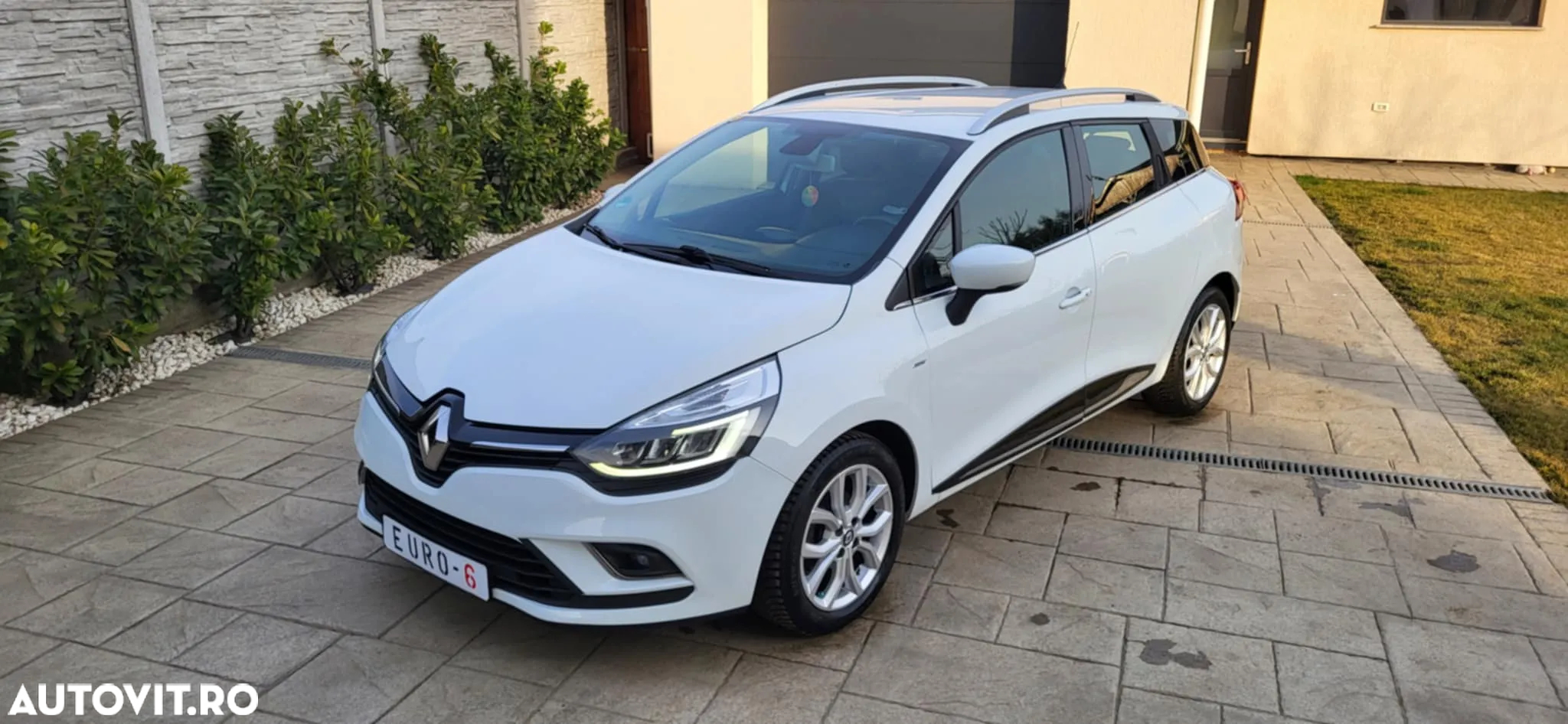 Renault Clio - 15