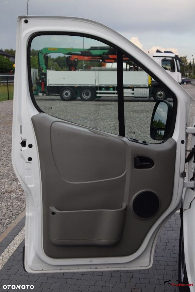 Opel Vivaro - 10