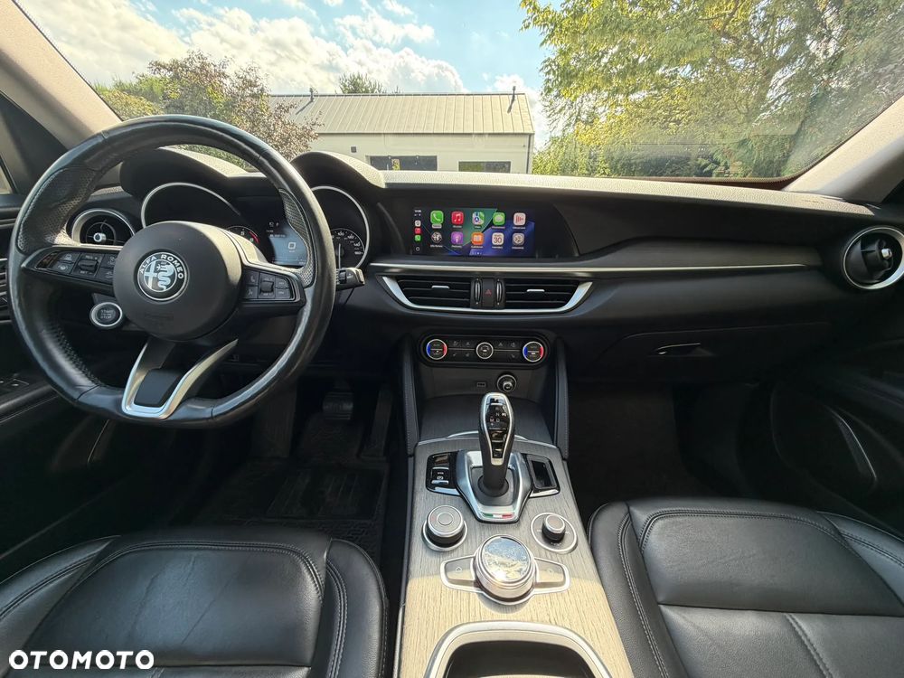 Alfa Romeo Stelvio 2.0 Turbo 16V AT8-Q4 Ti - 11