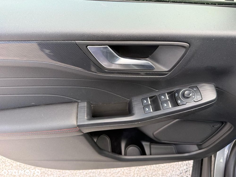 Ford Kuga 2.5 Duratec PHEV ST-LINE - 24