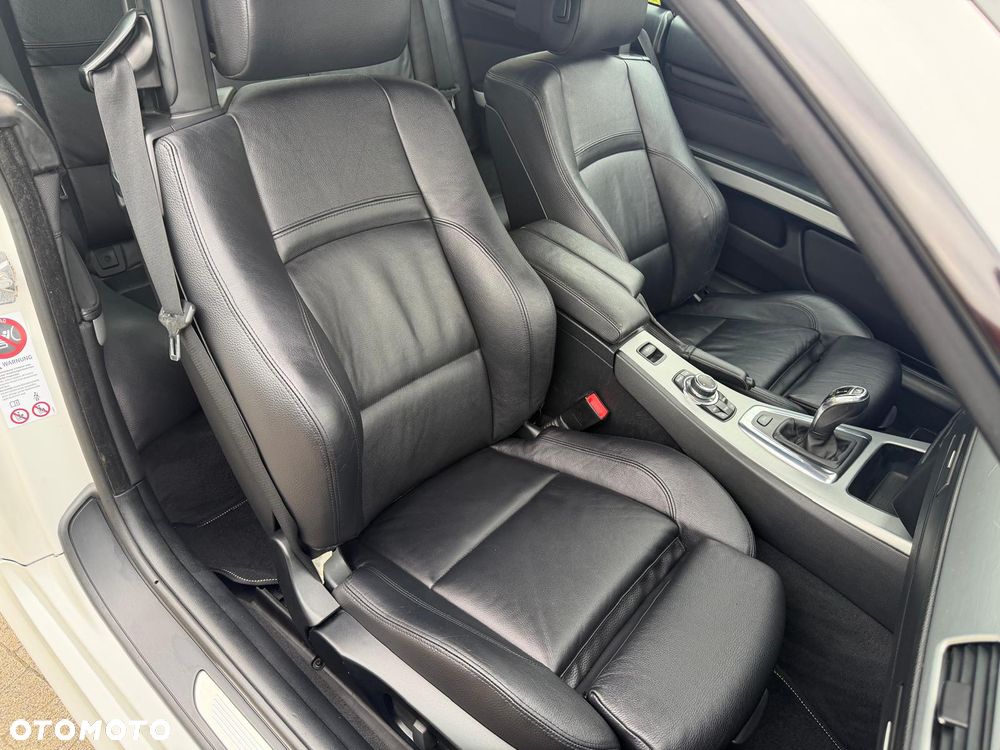 BMW Seria 3 335i Edition Exclusive - 23
