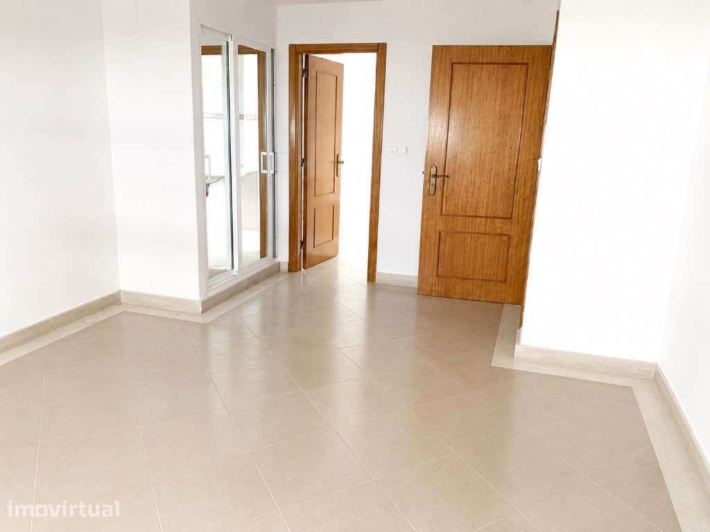 T3 com suite, varanda e garagem - Grande imagem: 4/12