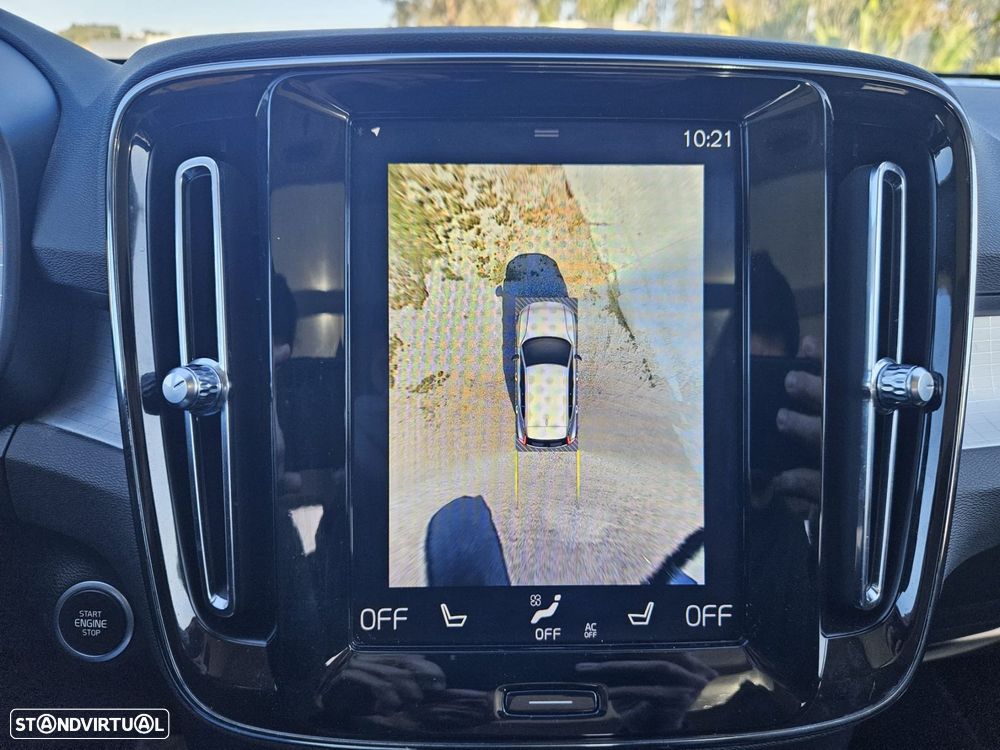 Volvo XC 40 D4 AWD Geartronic Momentum Pro - 28