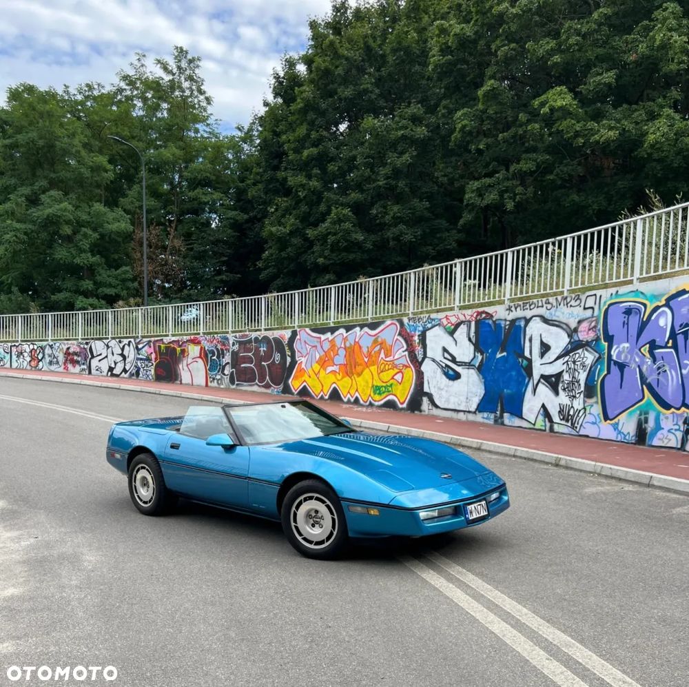 Chevrolet Corvette - 11