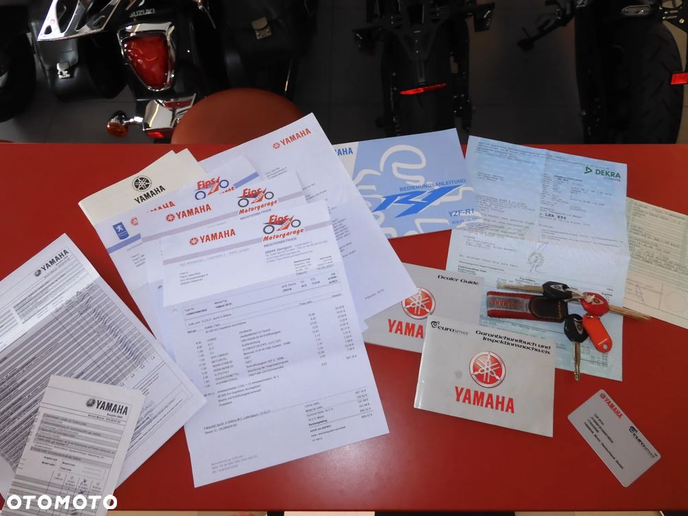 Yamaha R1 - 40