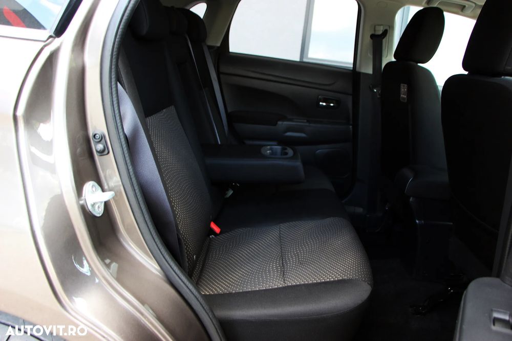 Mitsubishi ASX 1.8 DID 2WD Intense A15 - 11