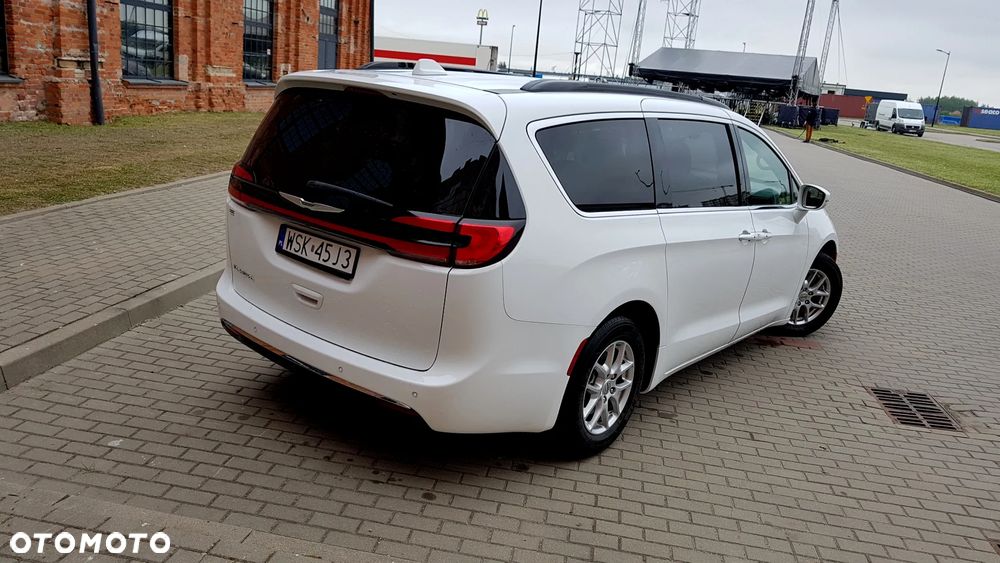 Chrysler Pacifica - 12