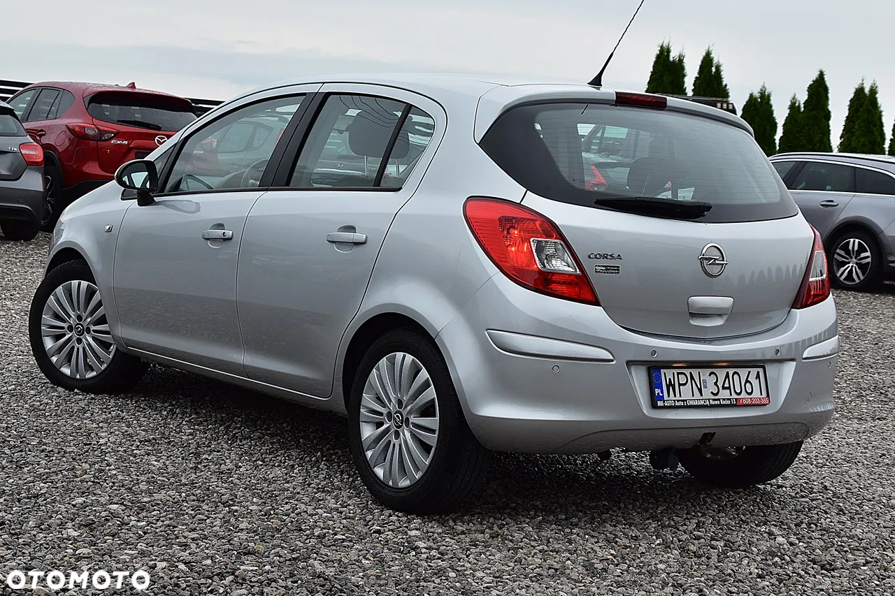 Opel Corsa 1.2 16V Cosmo - 4