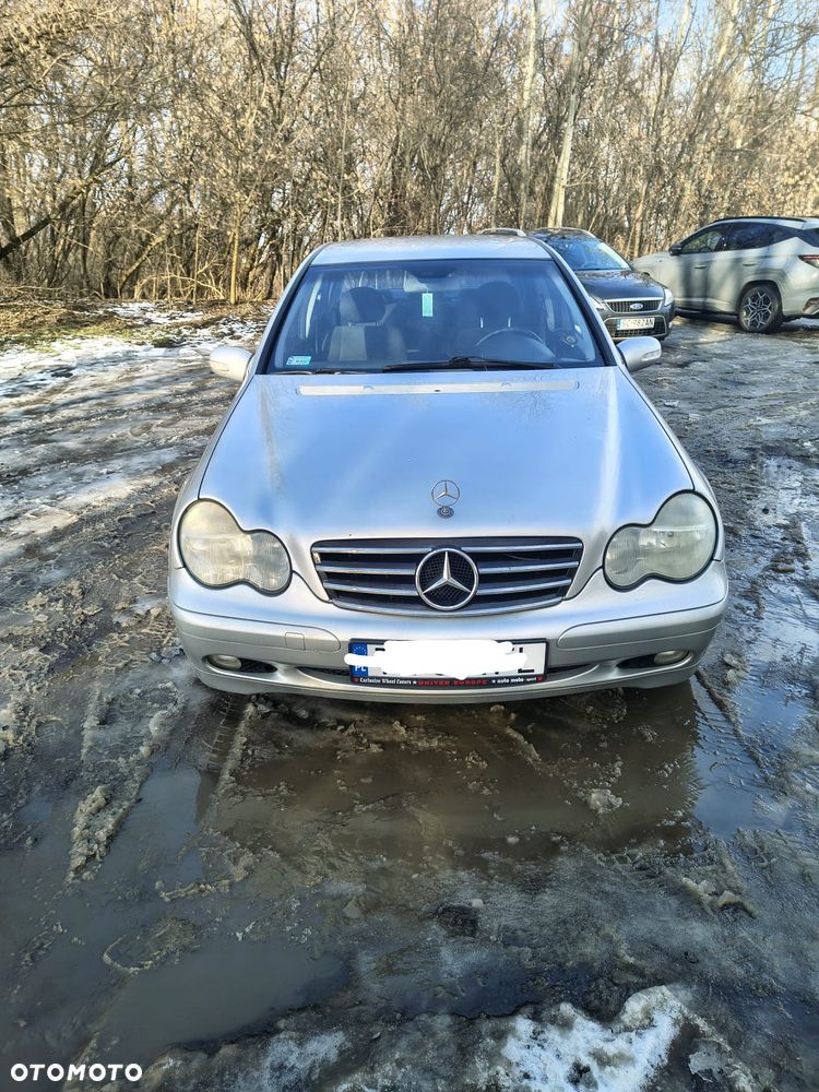 Mercedes-Benz Klasa C 180 T Kompressor Classic - 3