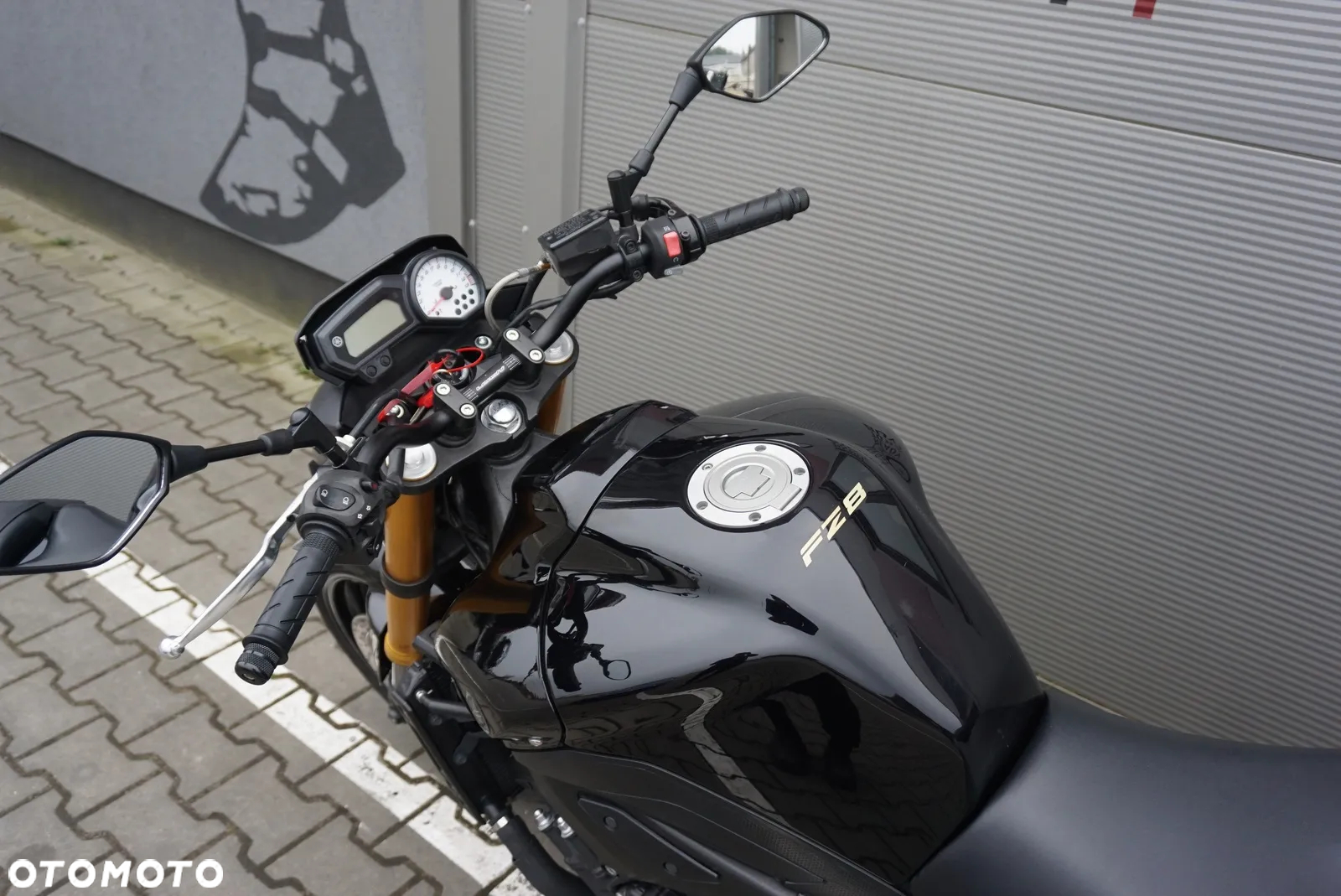 Yamaha FZ8 - 13