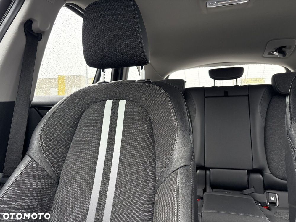 BMW X1 sDrive18i Sport Line - 27