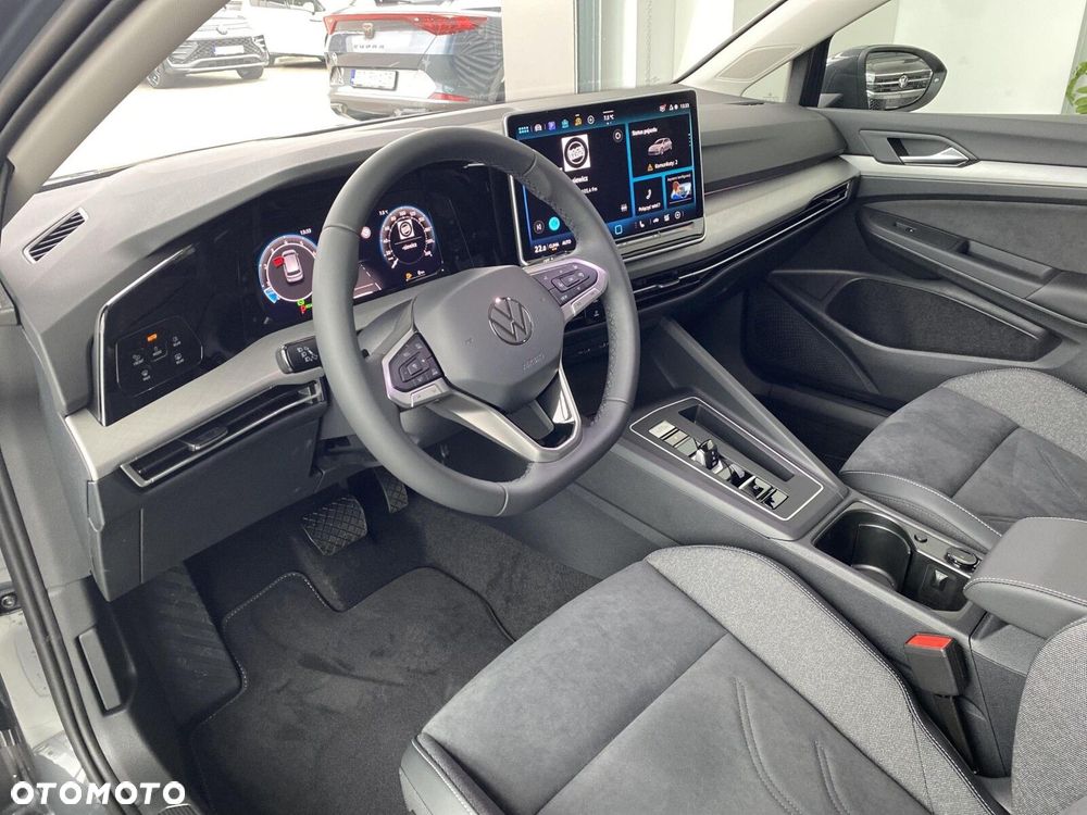 Volkswagen Golf - 10