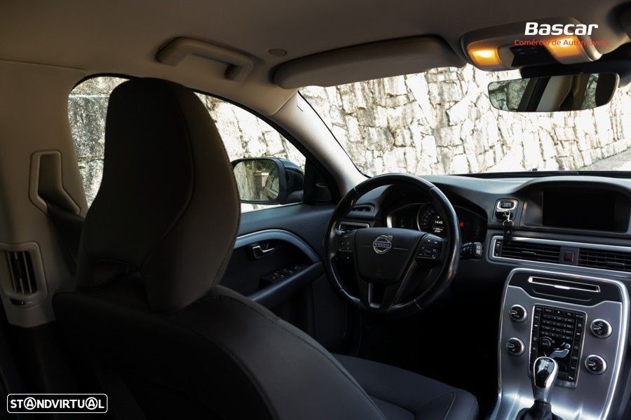 Volvo XC 70 D4 Geartronic Black Line - 31