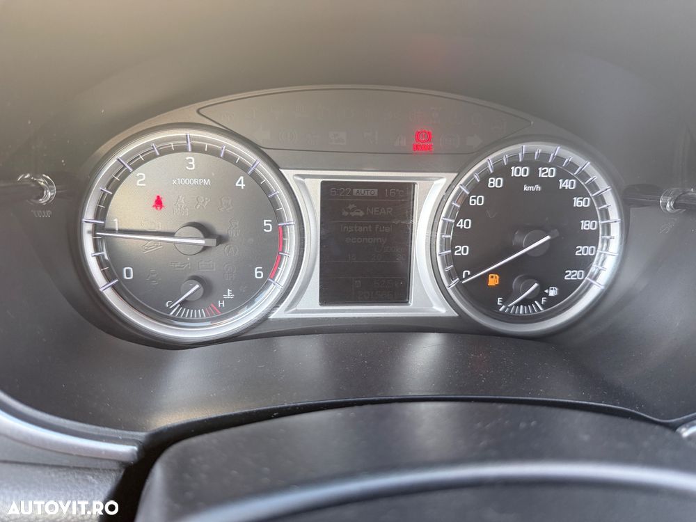 Suzuki Vitara 1.6 DDIS 4X4 Luxus - 11