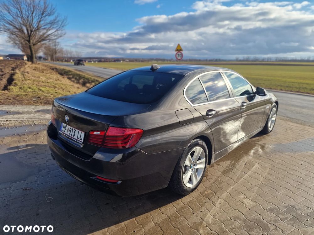 BMW Seria 5 518d - 11