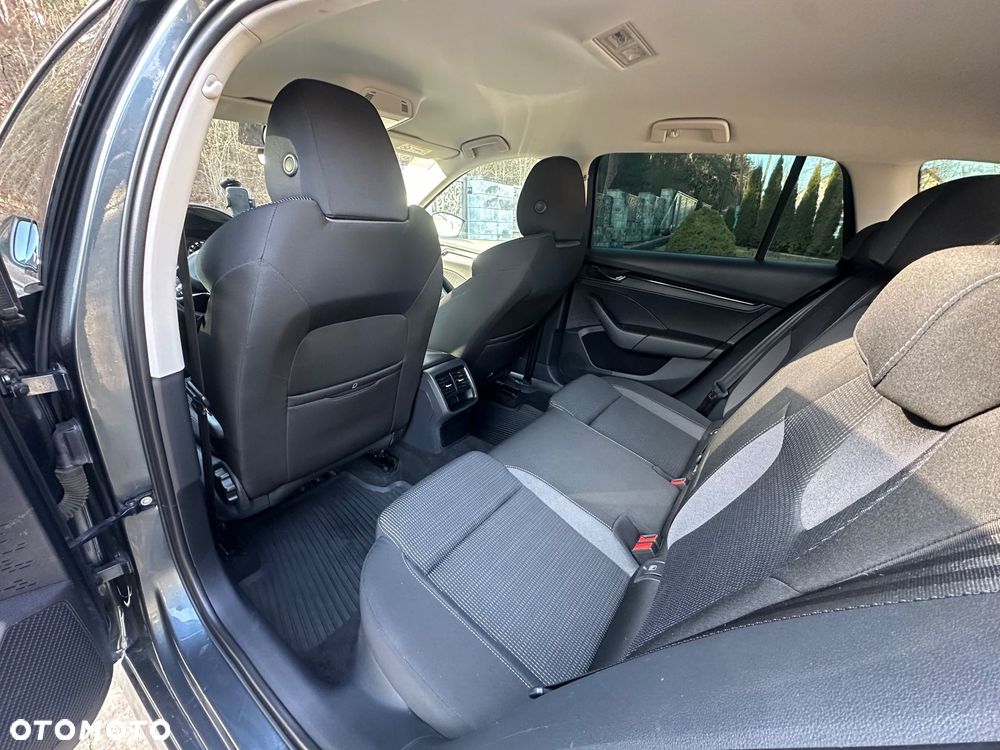 Skoda Octavia 2.0 TDI SCR 4x4 Style DSG - 13