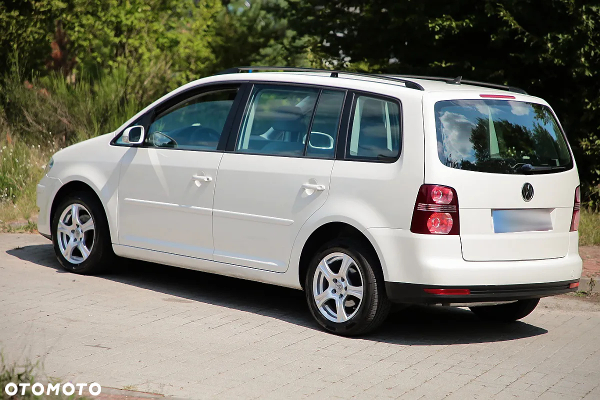 Volkswagen Touran 2.0 TDI DPF Trendline - 6