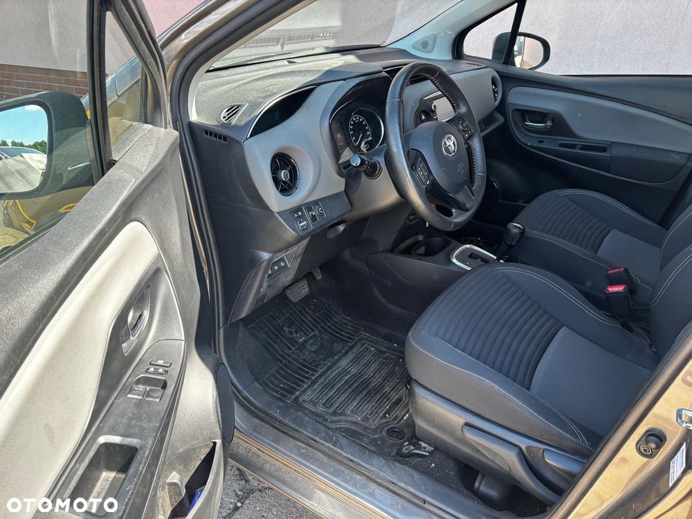 Toyota Yaris - 16