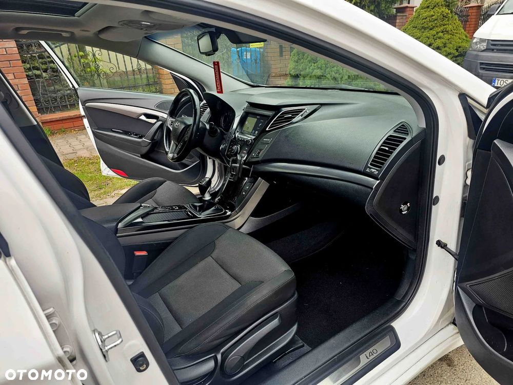 Hyundai i40 Kombi 1.7 CRDi Premium - 25