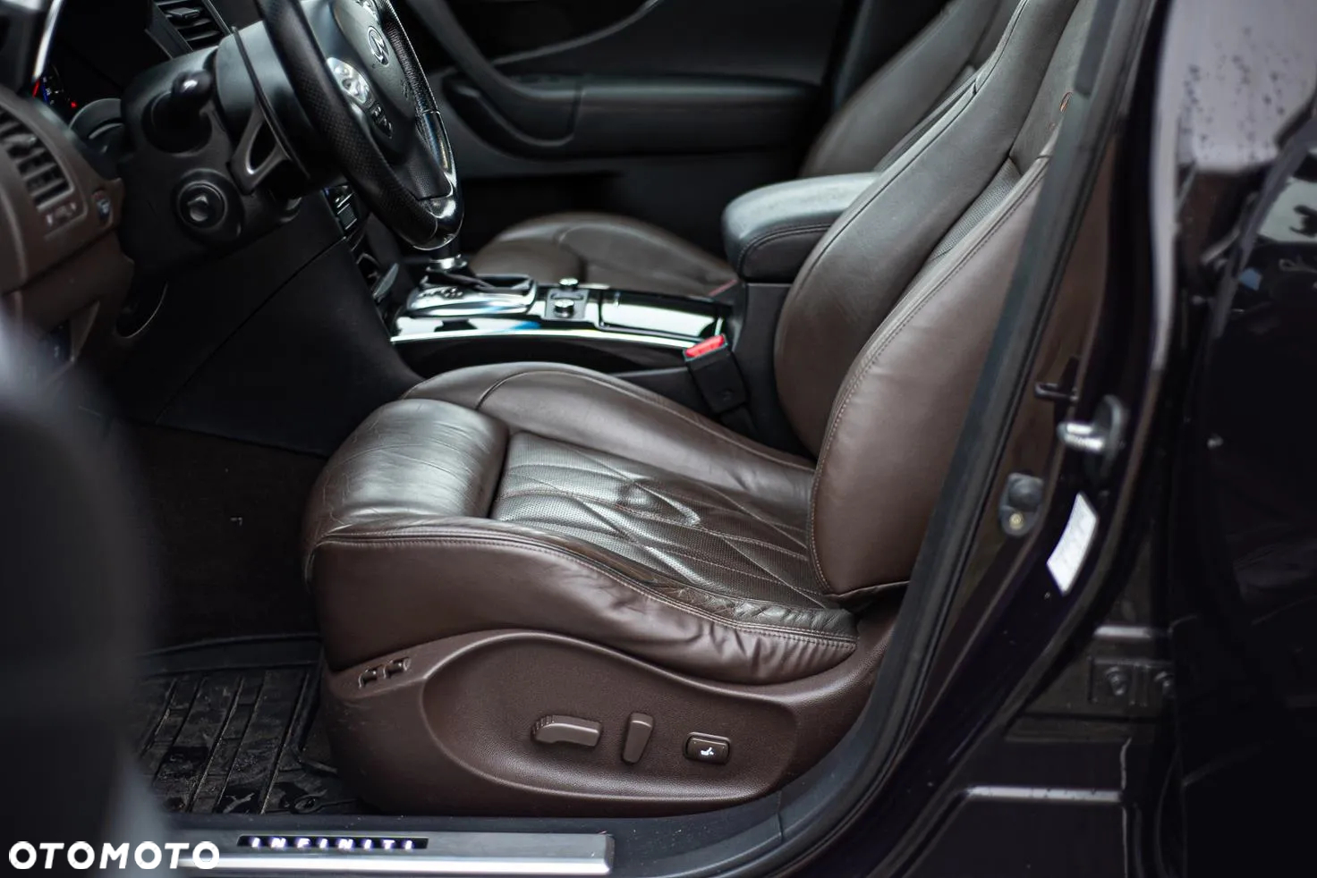 Infiniti FX FX30d S - 26