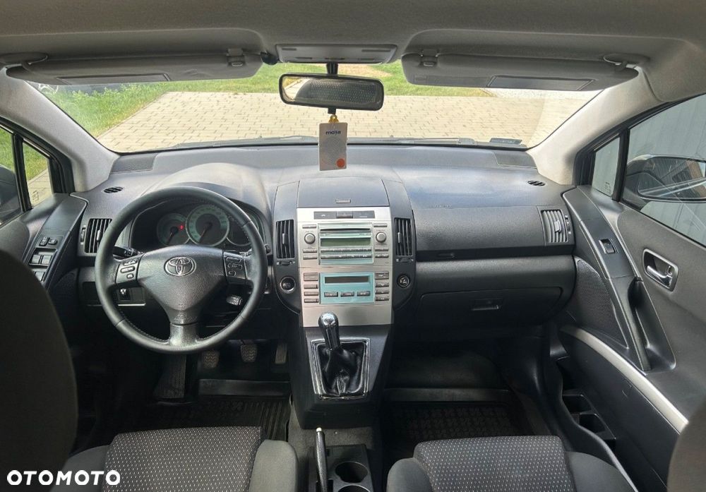 Toyota Corolla Verso - 9