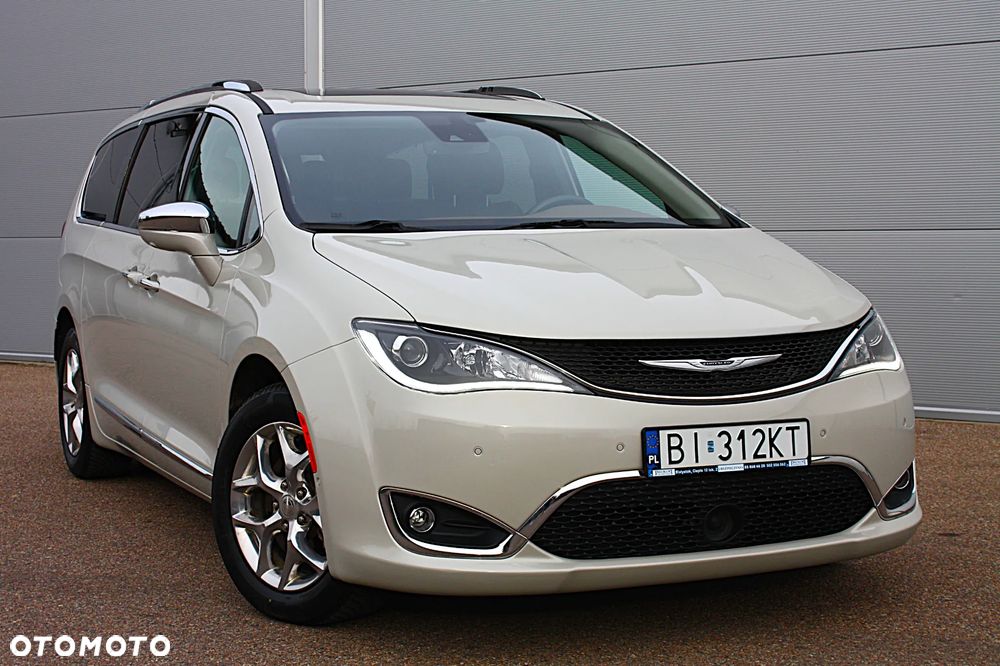 Chrysler Pacifica - 2