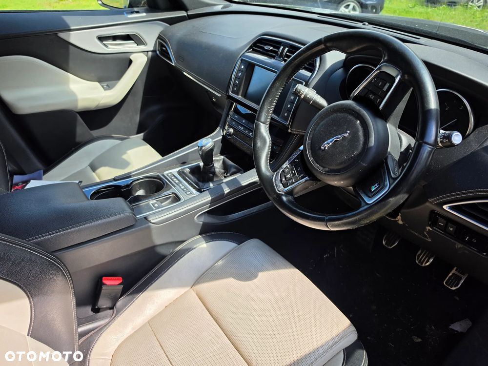 Jaguar F-Pace 20d R-Sport - 7