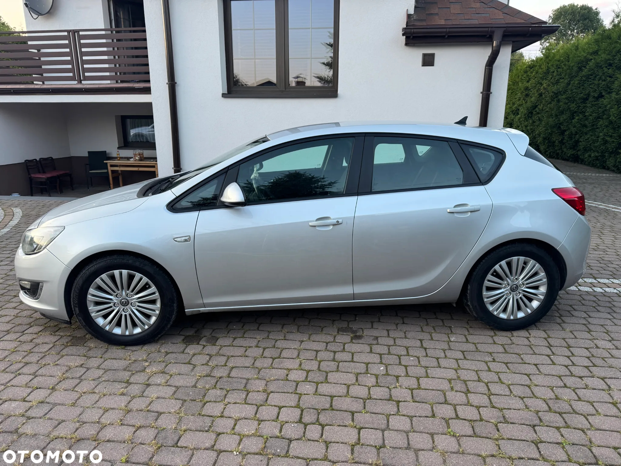 Opel Astra 1.7 CDTI DPF ecoFLEX Start/Stop Sport - 2