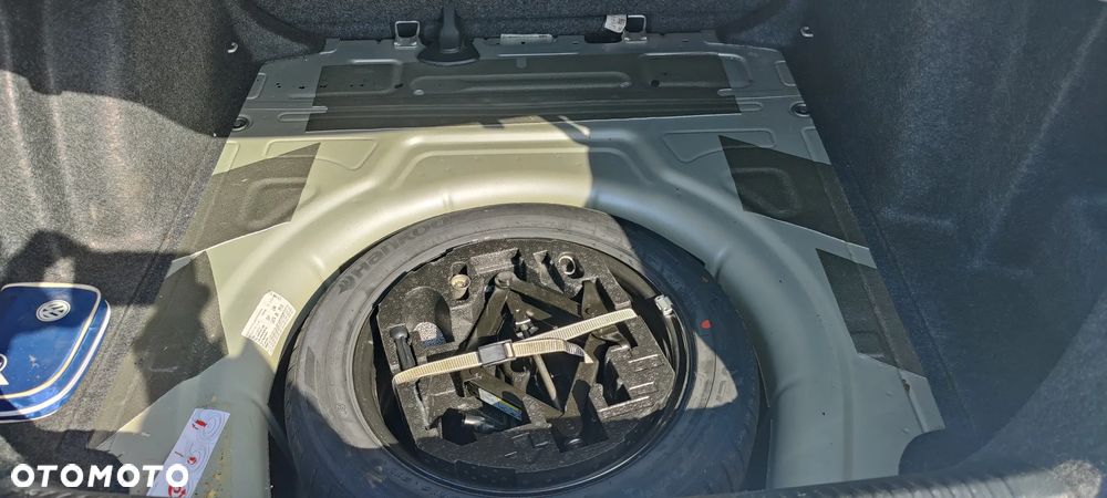 Volkswagen Jetta 1.6 TDI Trendline - 17